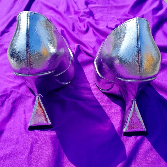Brand New Metallic Silver Pointed Toe Wedge Heels - Size 9 - Picture 4 of 4